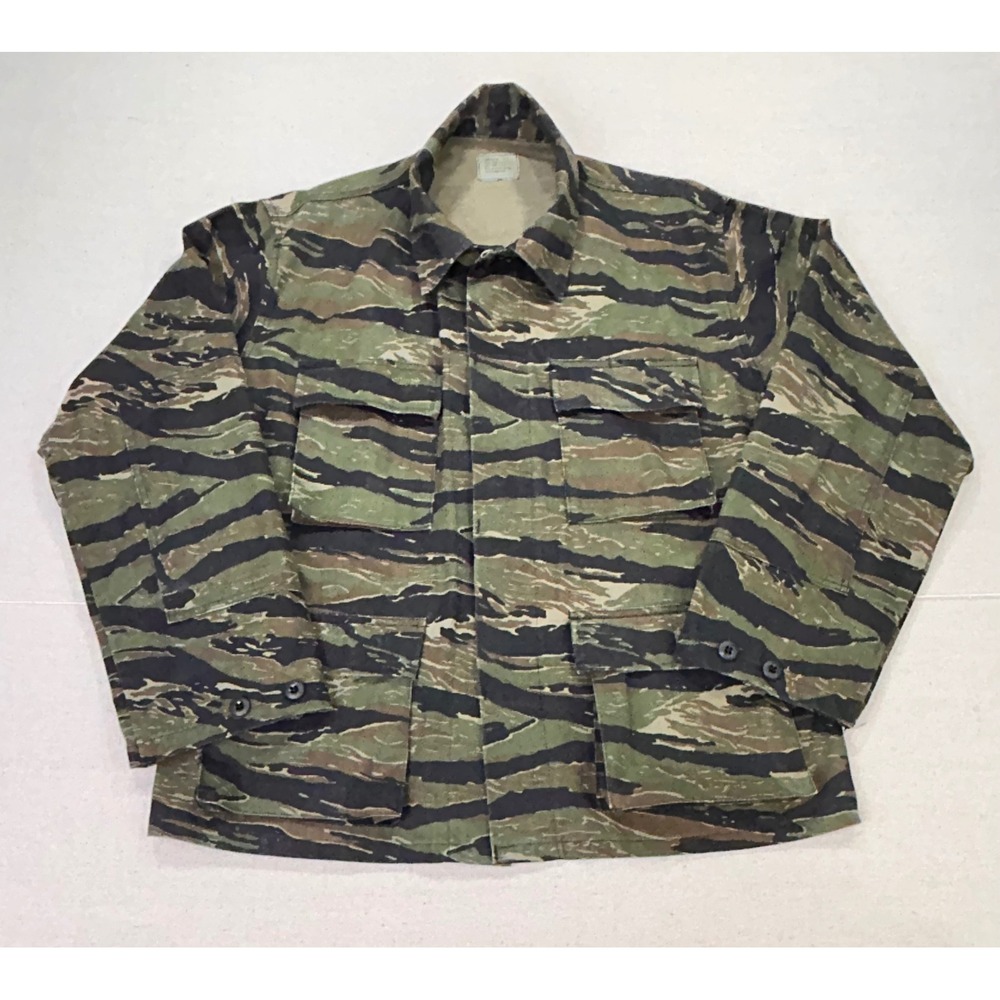 VTG Military Tiger Stripe Camo Combat Coat Jacket L Regular Bandanna USA NWOTs